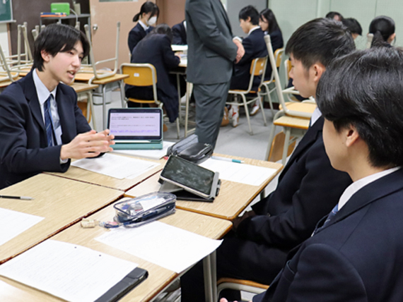 �����T��8